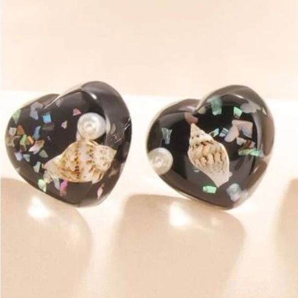 “My Heart is the Ocean” Mini Conch Triton Murex Shell Abalone Flake Mermaid Stud - Picture 1 of 5
